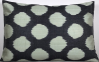 Ikat Pillow ( 40 X 60 Cm )