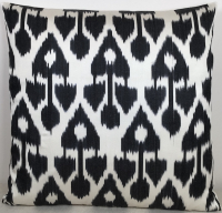 Ikat Pillow ( 50 X 50 Cm )