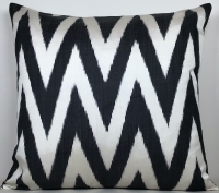 Ikat Pillow ( 50 X 50 Cm )