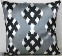 Ikat Pillow ( 40 X 40 Cm )