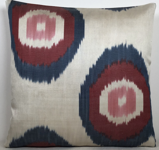 Ikat Pillow ( 40 X 40 Cm )