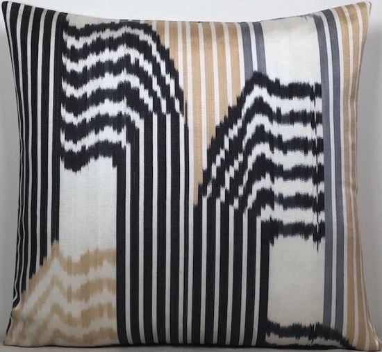 Ikat Pillow ( 40 X 40 Cm )