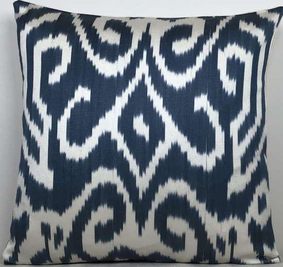 Ikat Pillow ( 40 X 40 Cm )