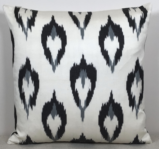 Ikat Pillow ( 40 X 40 Cm )