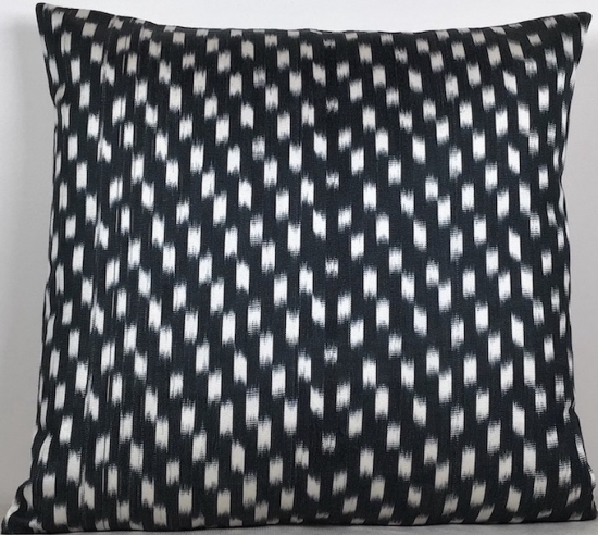 Ikat Pillow ( 40 X 40 Cm )