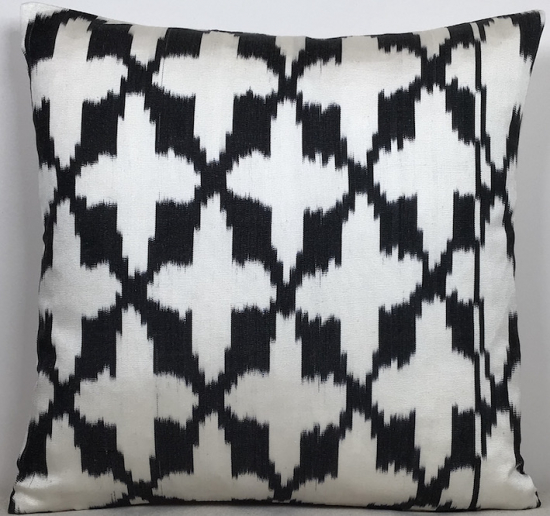 Ikat Pillow ( 40 X 40 Cm )