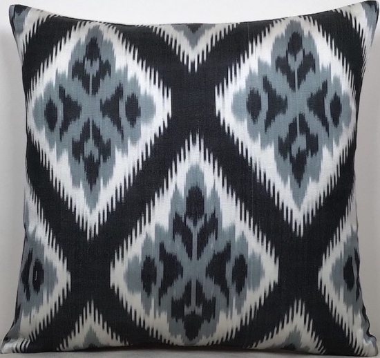 Ikat Pillow ( 40 X 40 Cm )