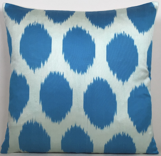 Ikat Pillow ( 40 X 40 Cm )