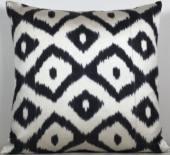 Ikat Pillow ( 40 X 40 Cm )