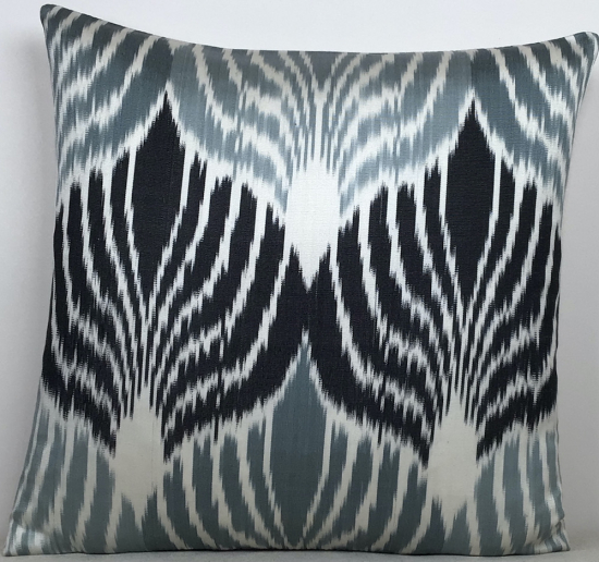 Ikat Pillow ( 40 X 40 Cm )