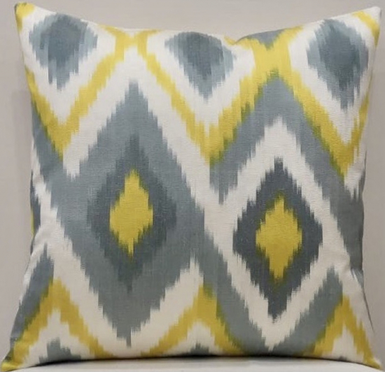 Ikat Pillow ( 40 X 40 Cm )