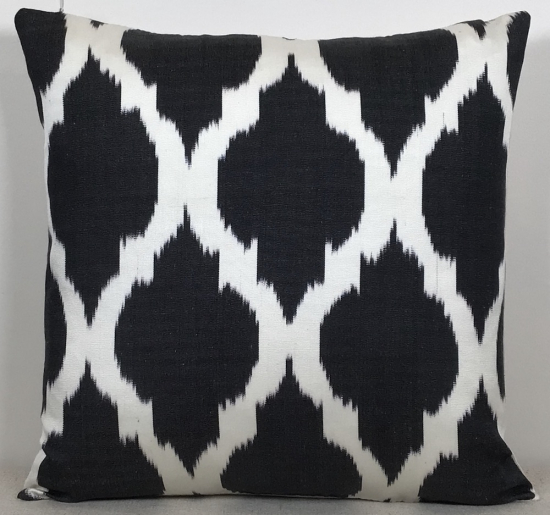 Ikat Pillow ( 40 X 40 Cm )