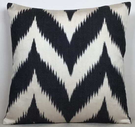 Ikat Pillow ( 40 X 40 Cm )