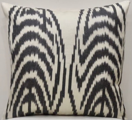 Ikat Pillow ( 40 X 40 Cm )