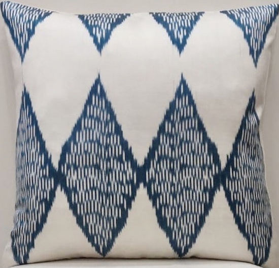 Ikat Pillow ( 40 X 40 Cm )