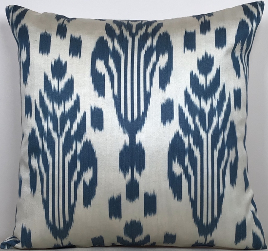 Ikat Pillow ( 40 X 40 Cm )