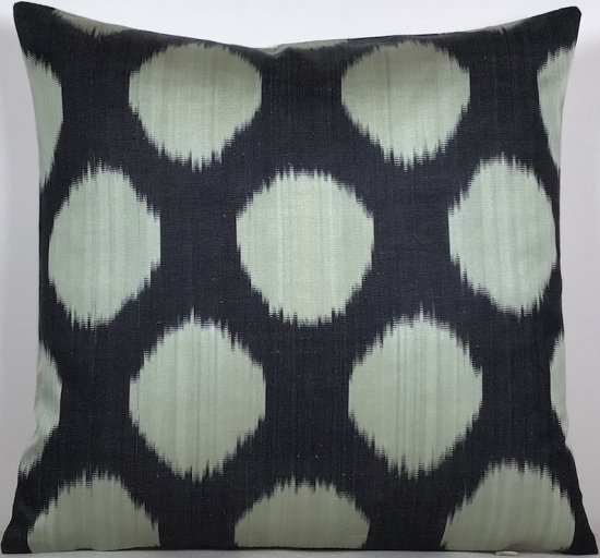 Ikat Pillow ( 40 X 40 Cm )