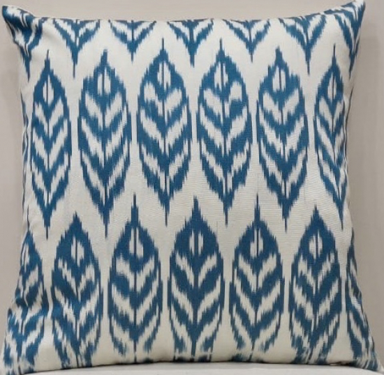 Ikat Pillow ( 40 X 40 Cm )