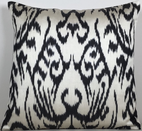 Ikat Pillow ( 40 X 40 Cm )