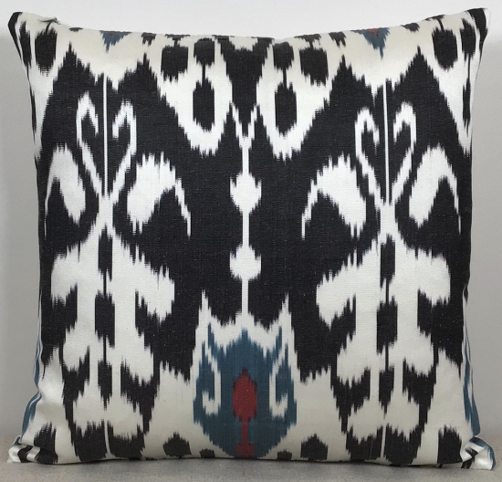 Ikat Pillow ( 40 X 40 Cm )