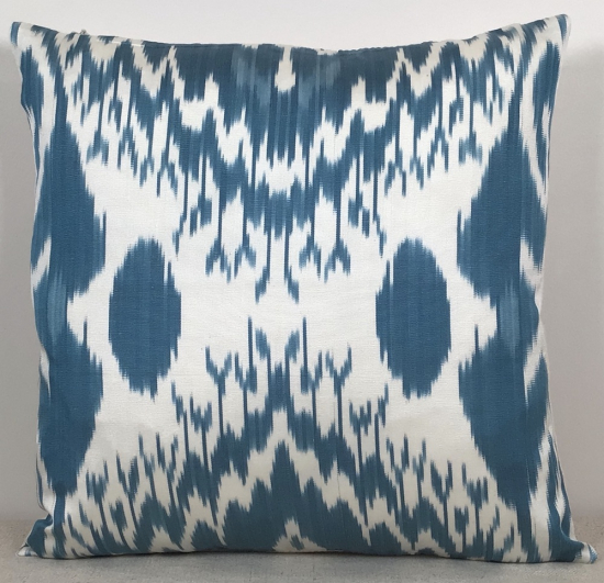 Ikat Pillow ( 40 X 40 Cm )