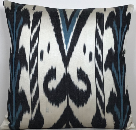 Ikat Pillow ( 40 X 40 Cm )