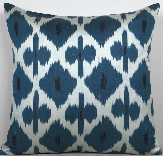 Ikat Pillow ( 40 X 40 Cm )