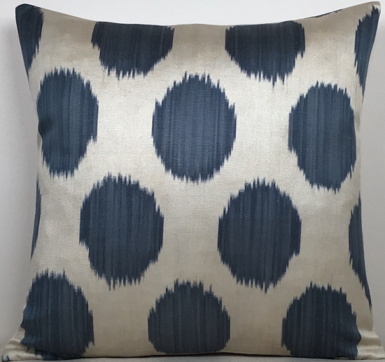 Ikat Pillow ( 40 X 40 Cm )