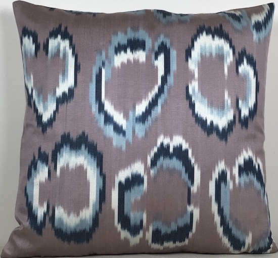 Ikat Pillow ( 40 X 40 Cm )