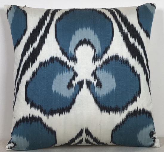 Ikat Pillow ( 40 X 40 Cm )