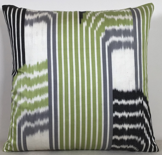 Ikat Pillow ( 40 X 40 Cm )