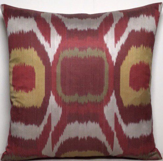 Ikat Pillow ( 40 X 40 Cm )