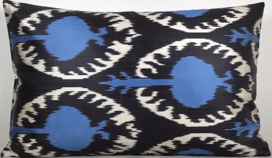 Ikat Pillow ( 40 X 60 Cm )