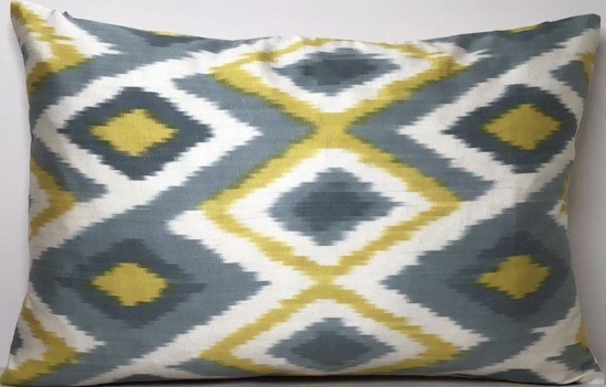 Ikat Pillow ( 40 X 60 Cm )