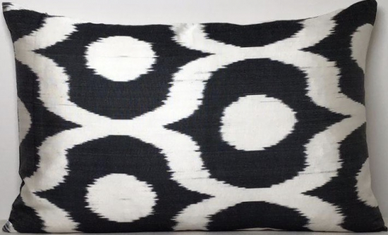 Ikat Pillow ( 40 X 60 Cm )