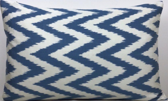 Ikat Pillow ( 40 X 60 Cm )