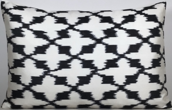 Ikat Pillow ( 40 X 60 Cm )