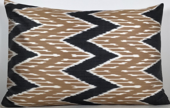 Ikat Pillow ( 40 X 60 Cm )