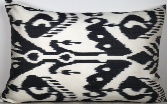 Ikat Pillow ( 40 X 60 Cm )