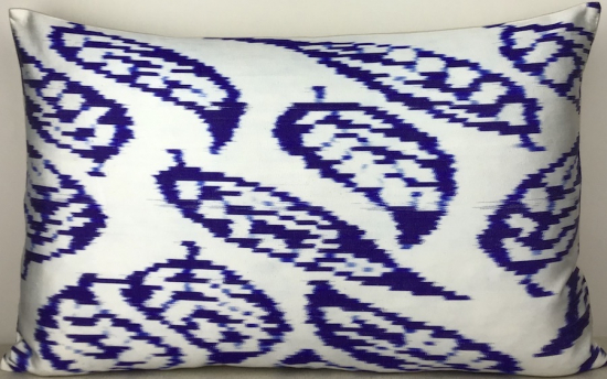 Ikat Pillow ( 40 X 60 Cm )