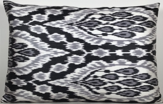 Ikat Pillow ( 40 X 60 Cm )