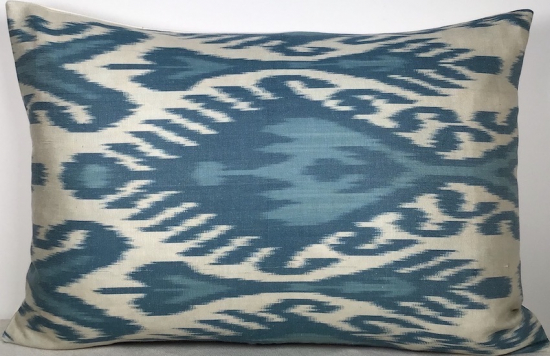 Ikat Pillow ( 40 X 60 Cm )