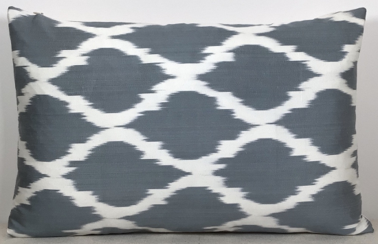 Ikat Pillow ( 40 X 60 Cm )