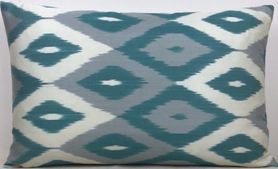 Ikat Pillow ( 40 X 60 Cm )