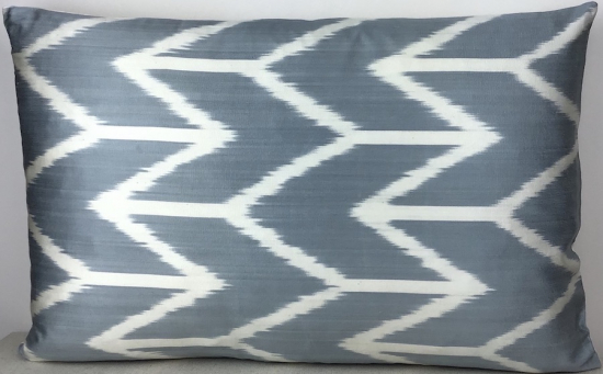 Ikat Pillow ( 40 X 60 Cm )