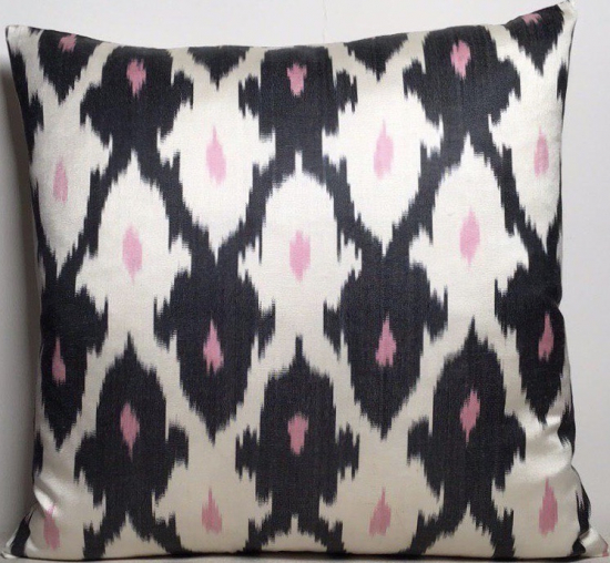 Ikat Pillow ( 50 X 50 Cm )