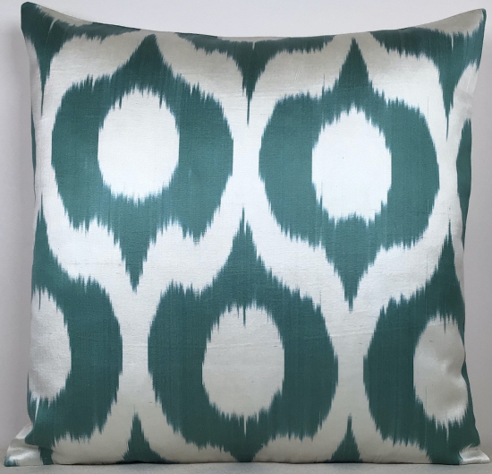 Ikat Pillow ( 50 X 50 Cm )