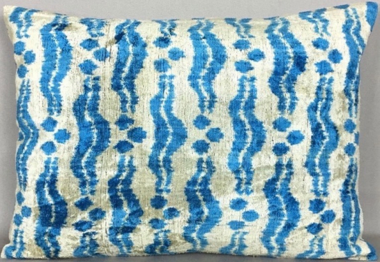 Velvet Pillow ( 40 X 60 Cm )