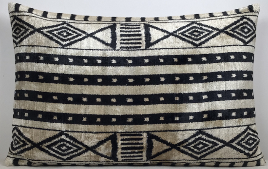 Velvet Pillow ( 40 X 60 Cm )