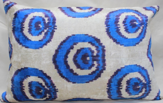 Velvet Pillow ( 40 X 60 Cm )